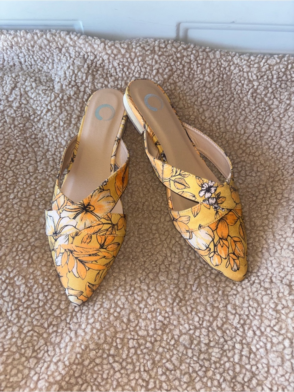 Journee Collection yellow Giada mules size 9